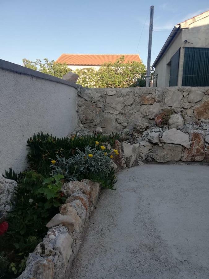 Sandra Vir Exterior photo